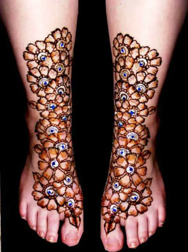 20 Beautiful Glitter Mehndi Designs for Every Occasion