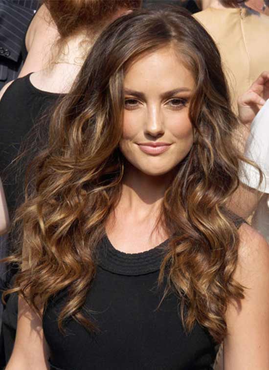 27 Amazing Hairstyles For Long Curly Hair