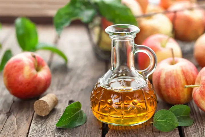 How to Use Apple Cider Vinegar to Dry Up a Cold Sore Faster
