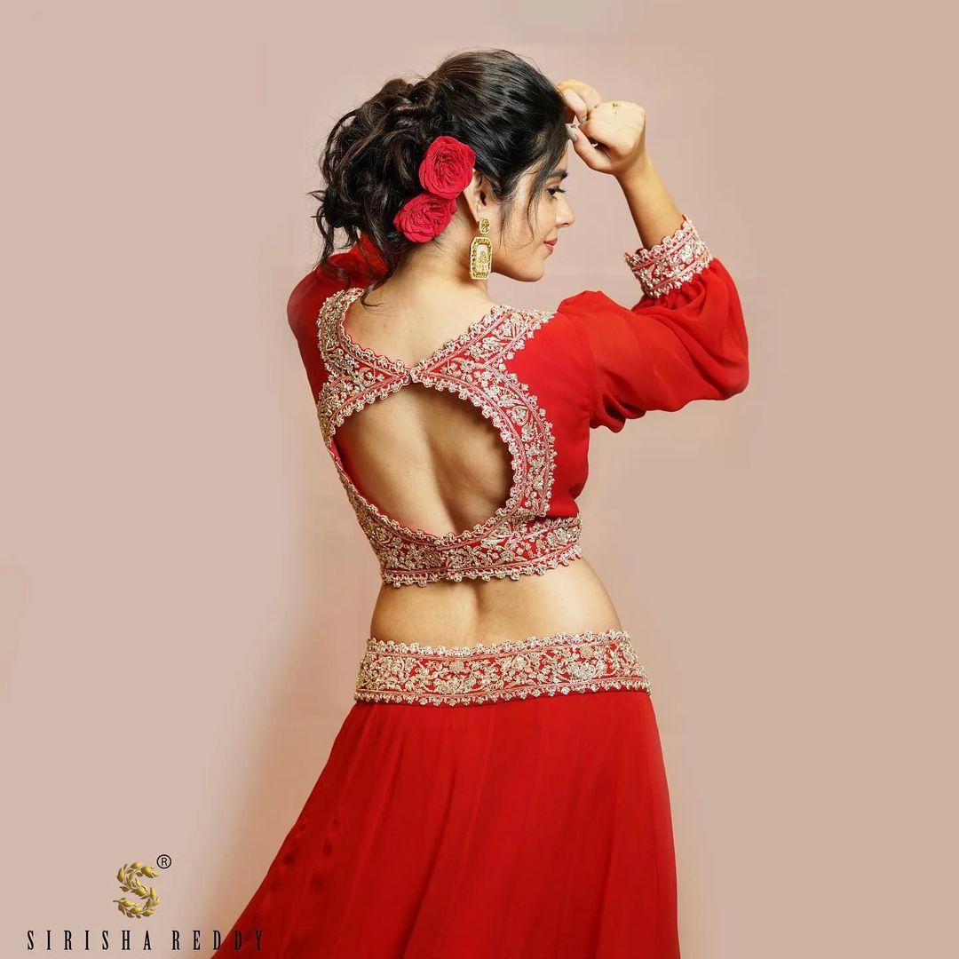 Simple Red Backless Blouse Design