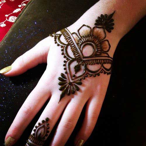 30 Beautiful Back Hand Mehndi Designs That You Can Do By 30 Beautiful Back Hand Mehndi Designs That You Can Do By