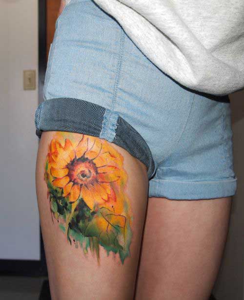 sunflower-on-the-thigh-tattoo