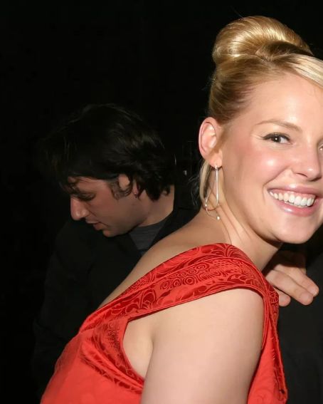 Katerine Heigle In Bun Hairstyle 