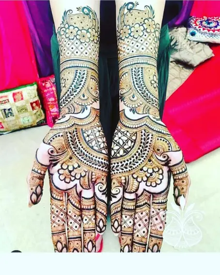 Traditional Swan Design For Bride