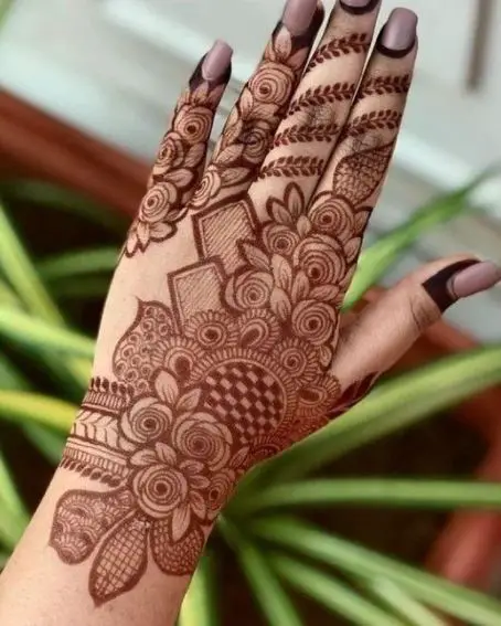 Gorgeous Mehandi Marwari Design