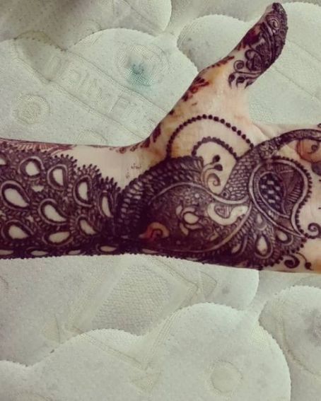 Cute Peacock Pattern Mehndi Design