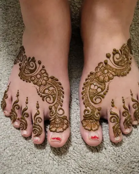 Simple Foot Mehndi Design