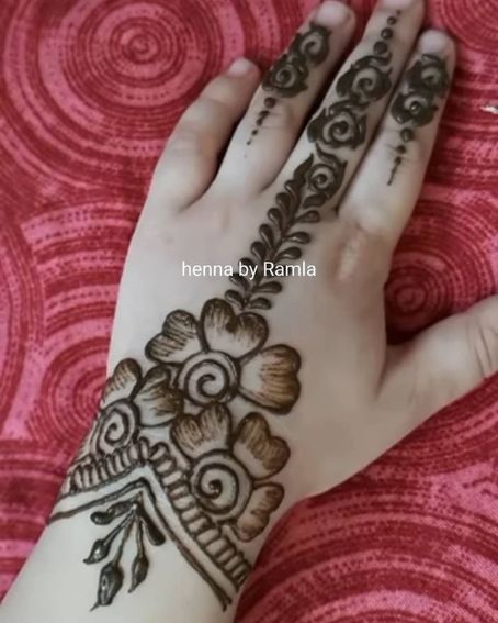 Haath Phool Mehndi Design