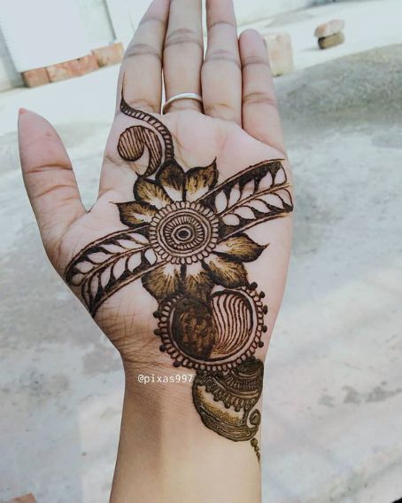 Paisley Designed Mehandi