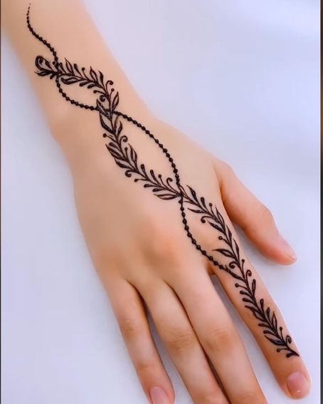 Leafy Chain Black Mehandi