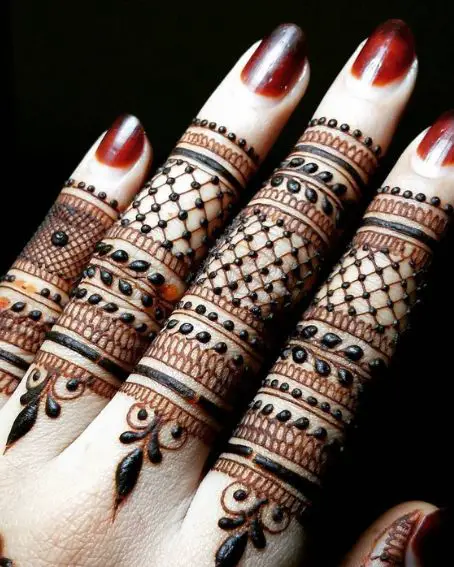 Fancy Finger Mehndi Design