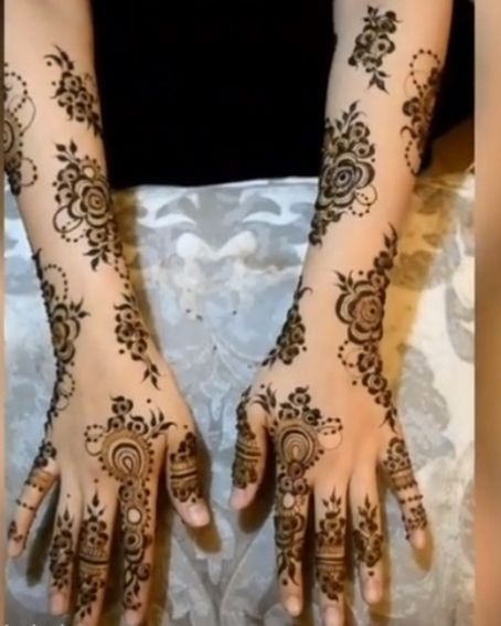 Cool Mehndi Style For Eid Festival