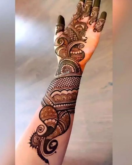 Paisley Pattern Traditional Mehndi Design