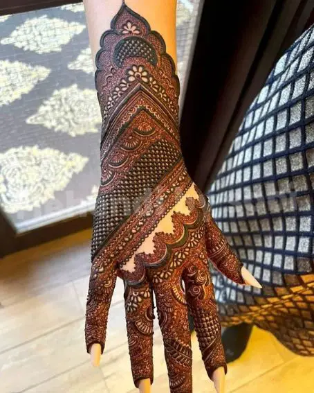 Back Hand Mehandi Design