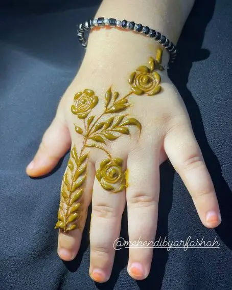 Simple Mehndi Design For Babies