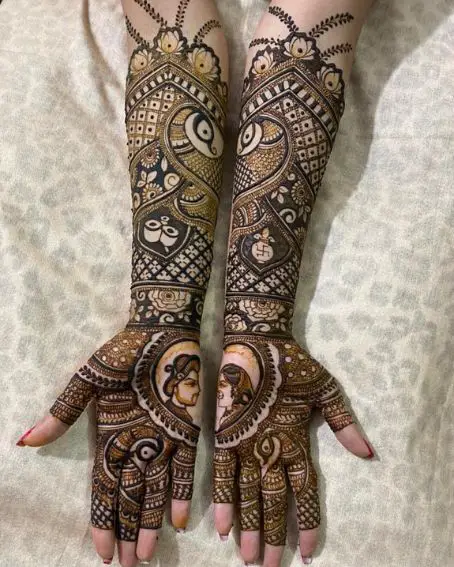 Half And Half Heart Dulhan Mehndi Design