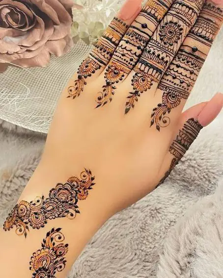 Fingers Black Mehandi Design