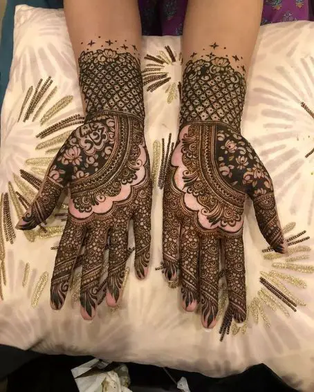 Intricate Arabic Mehndi Designs