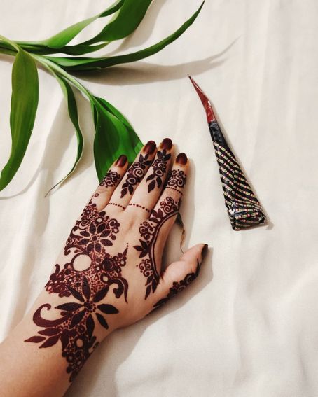 Simple Pattern Mehndi Design For Eid