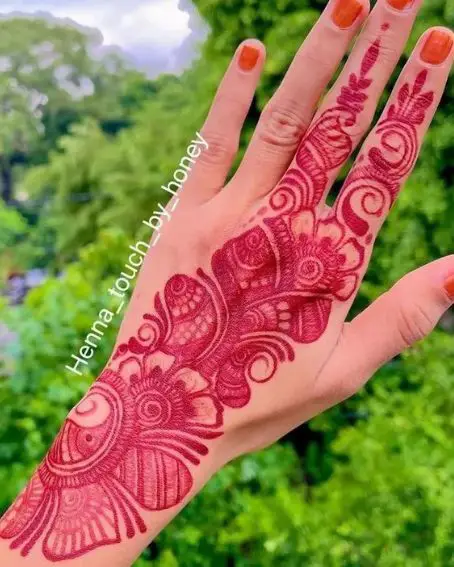 Red-colored Simple Mehndi Design