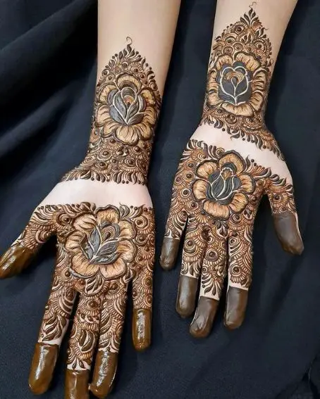 Rose Motifs Arabic Henna Design