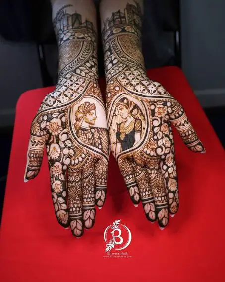 Heart-shaped Bridal Mehndi Design