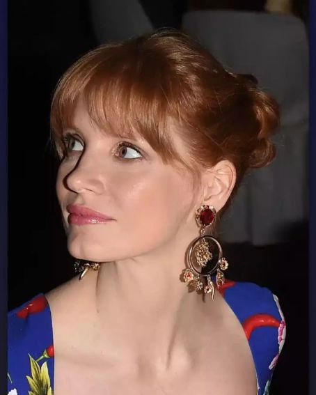 Jessica Chastain in Bun Hairstyle 