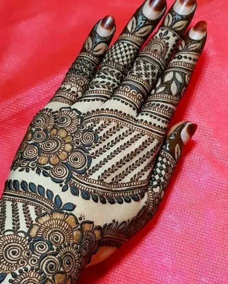 Back-covered Mehndi Design