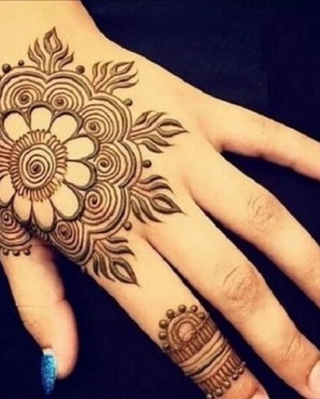 Corner Design In One-line Mehndi Design