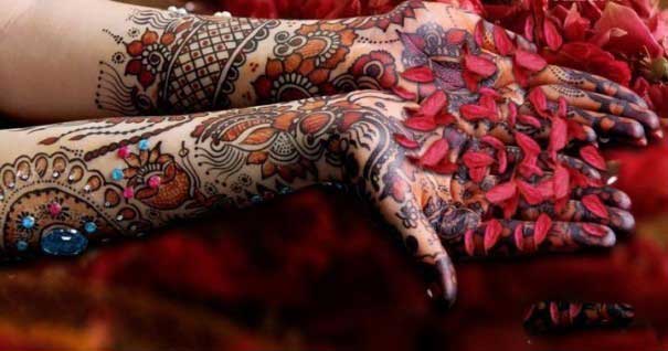 Glimpse on other stylish mehndi designs include
