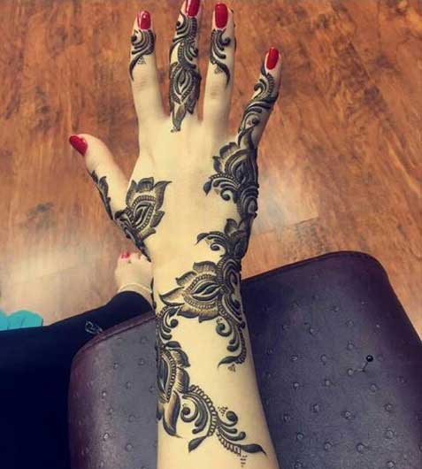 Glimpse on other stylish mehndi designs include 16
