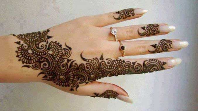 Glimpse on other stylish mehndi designs include 6