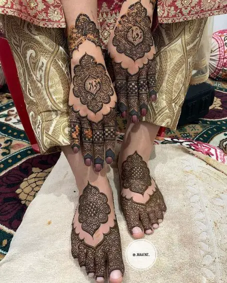 Innovative Kashmiri Mehndi Design