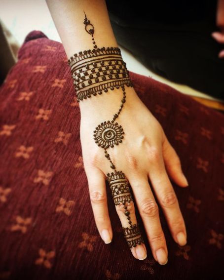 Kangan Style Mehndi Design