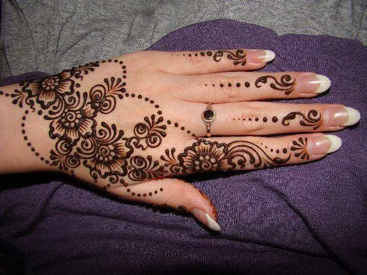 Top 10 Simple And Easy Beautiful Mehndi Designs For Kids Top 10 Simple And Easy Beautiful Mehndi Designs For Kids