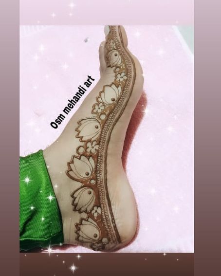 One-line Mehndi Designs For Feet