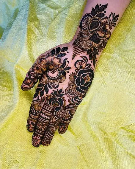 Simple Floral Mehndi Design