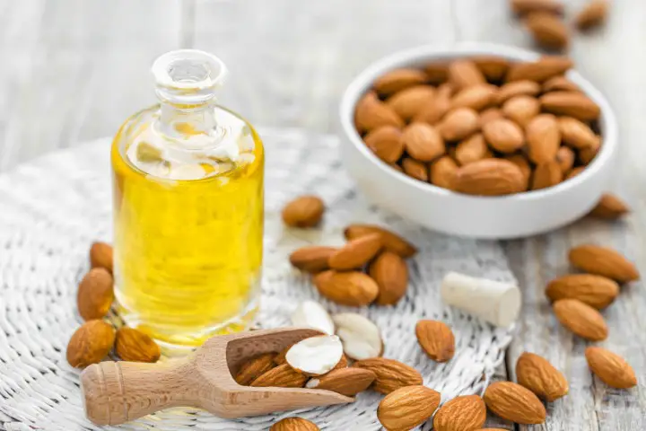 almond oil to remove makeup