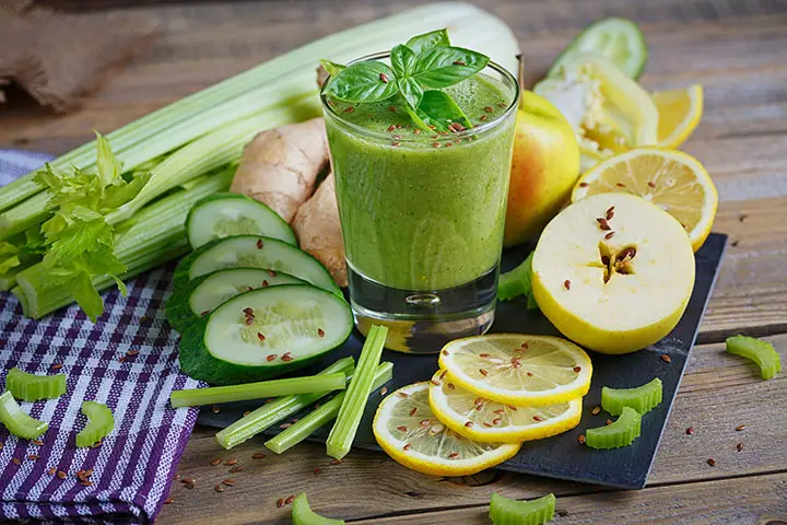 celery ginger parsley apple cucumber smoothie