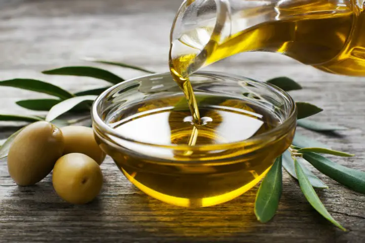 olive oil to remove makeup