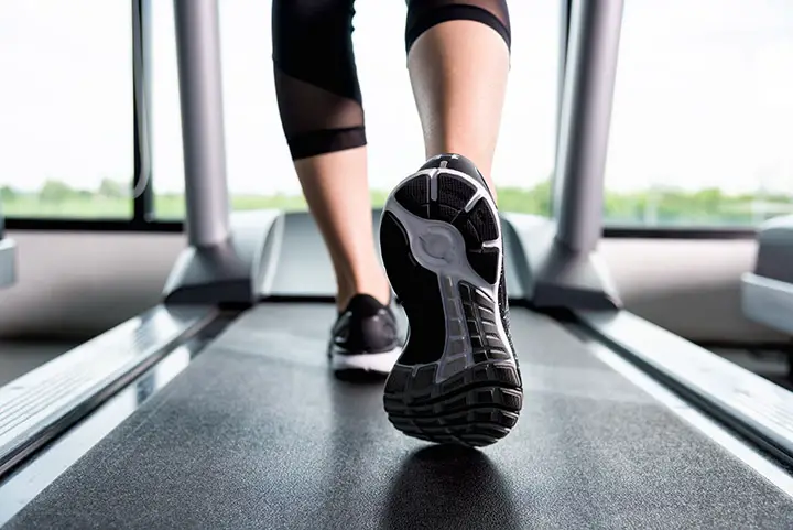 running and walking on treadmill