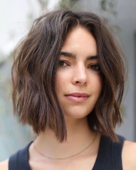 Messy Bob For Short And Sleek Hair