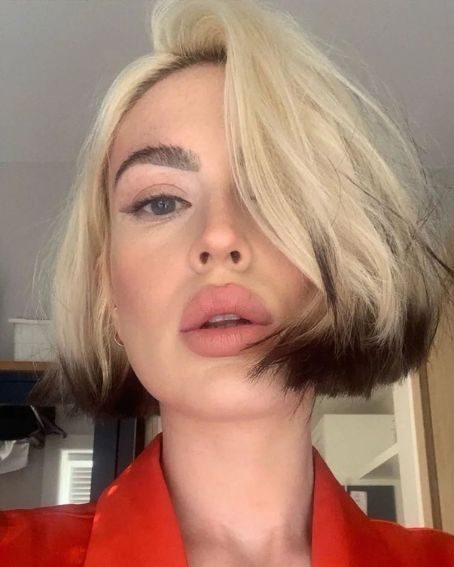 Black Rooted Side Blunt Blonde Bob