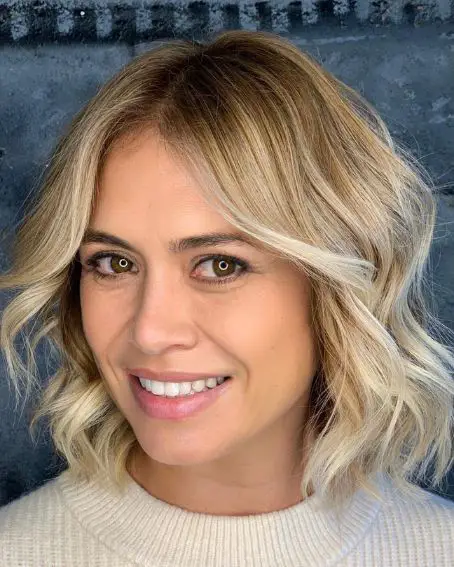 Center Parted Messy Bob Hairstyle