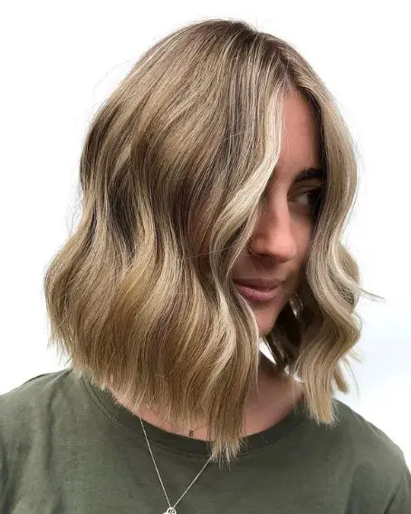 Wavy Stacked Bob With Blonde