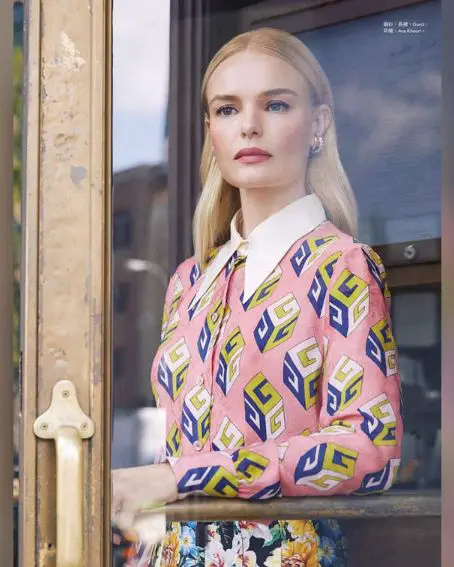 Kate Bosworth Shiny Straight Hair With A Headband