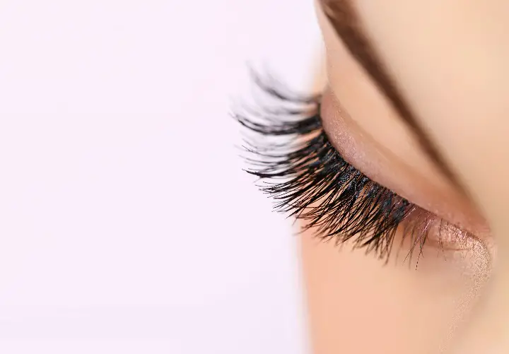 Oil for Eyelashes Growth