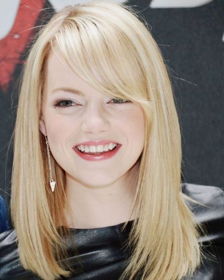 Emma Stone Medium Hairstyles for Round Faces