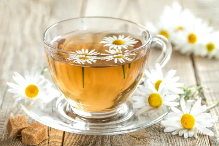 chamomile tea for hair