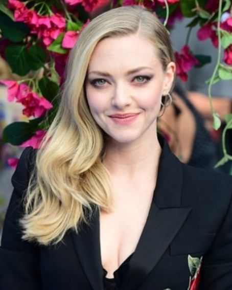 Amanda Seyfried Medium Shag Haircuts